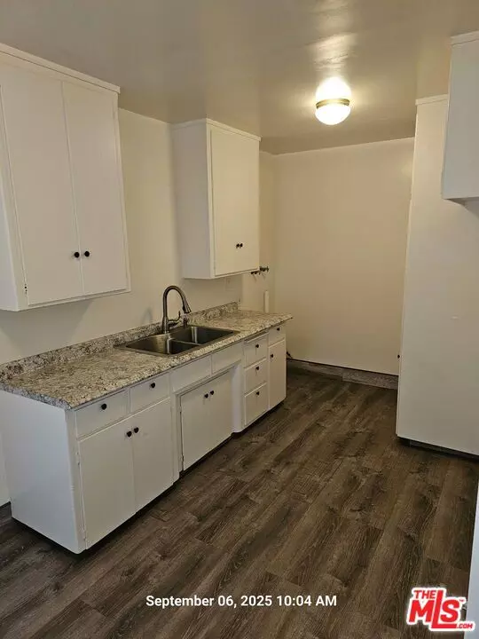 Los Angeles, CA 90047,1639 W 84th PL #APT #4