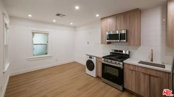 Los Angeles, CA 90028,5729 Carlton WAY #1/4