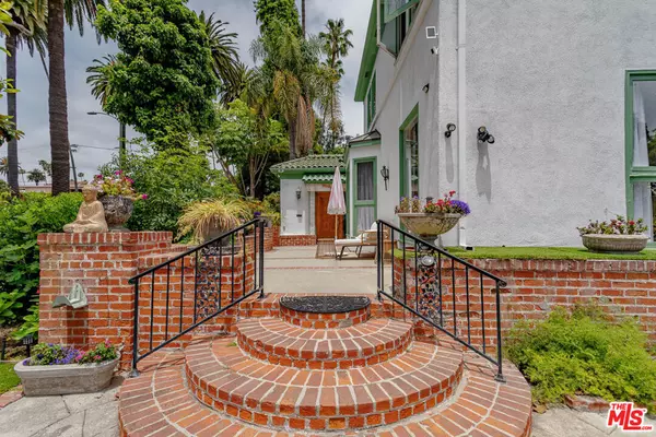 Beverly Hills, CA 90210,508 N Canon DR