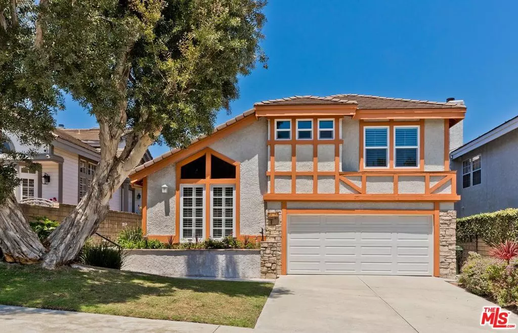 Playa Del Rey, CA 90293,7557 W 82nd ST