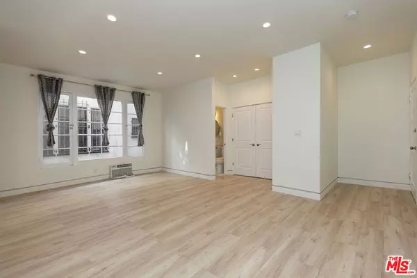 Los Angeles, CA 90046,7223 Willoughby AVE #103