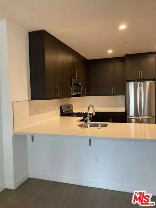 North Hollywood, CA 91601,11405 Chandler BLVD #401