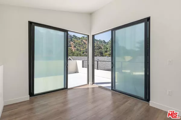 Los Angeles, CA 90042,4912 Monte Vista ST