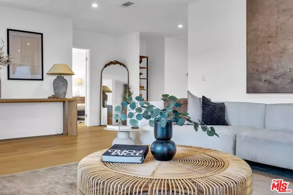 Los Angeles, CA 90045,7832 Croydon AVE