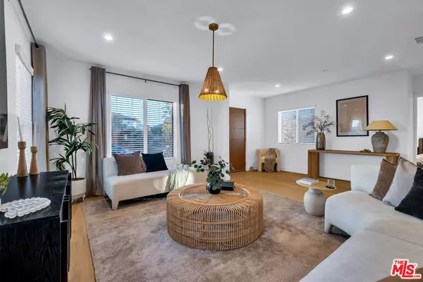 7832 Croydon AVE, Los Angeles, CA 90045