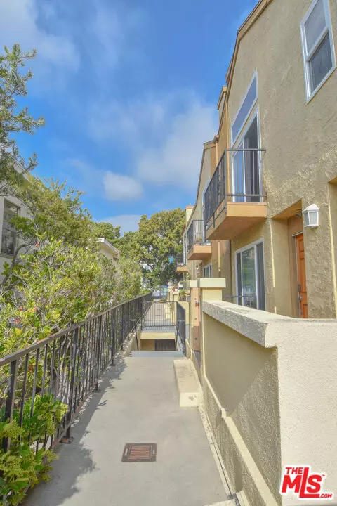 Los Angeles, CA 90066,12530 Venice BLVD #6