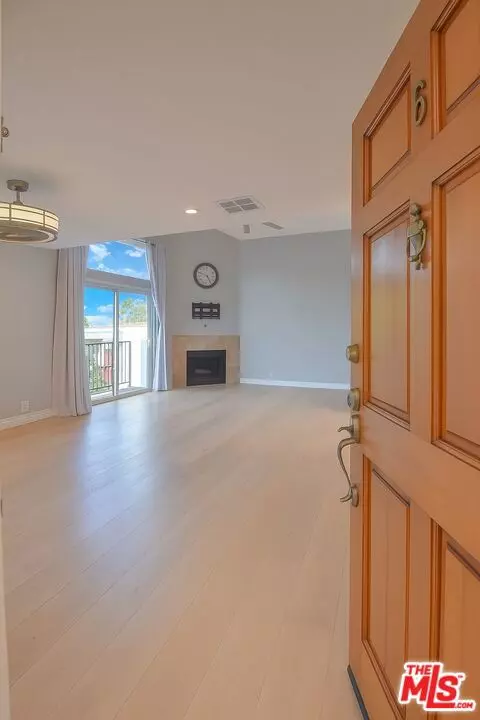 Los Angeles, CA 90066,12530 Venice BLVD #6