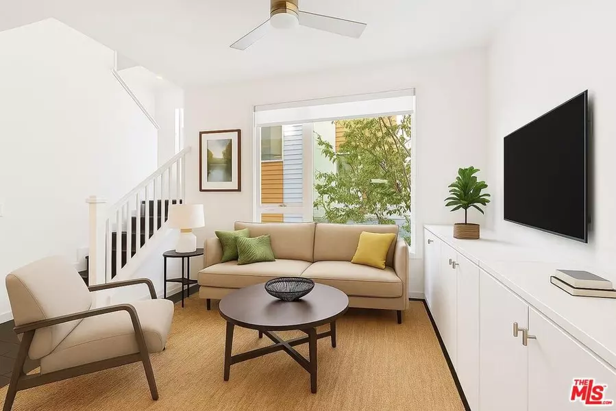 5637 Observation LN, Los Angeles, CA 90028