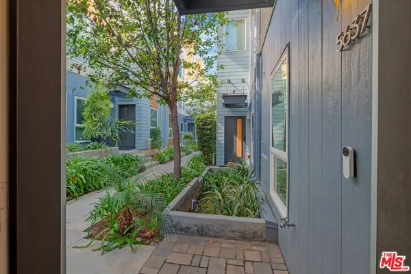 Los Angeles, CA 90028,5637 Observation LN