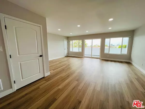 Los Angeles, CA 90043,5820 S Mansfield AVE