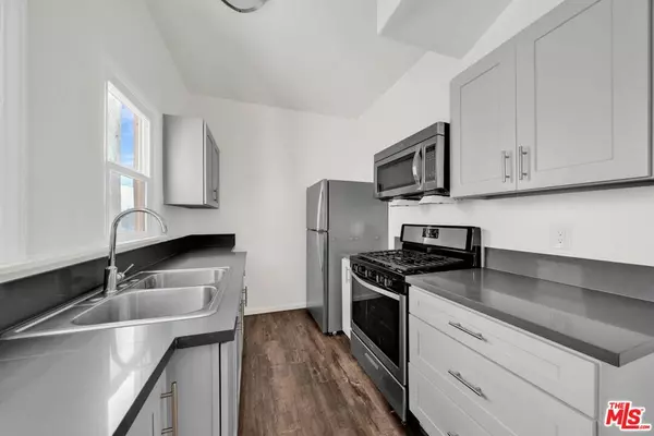 Los Angeles, CA 90026,3209 Descanso DR #32