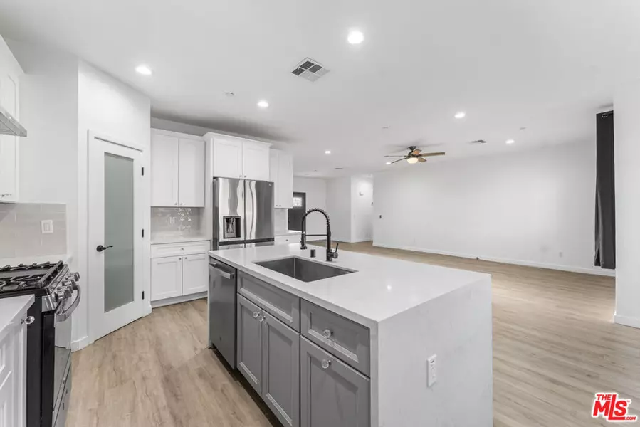 8749 Holly AVE, California City, CA 93505