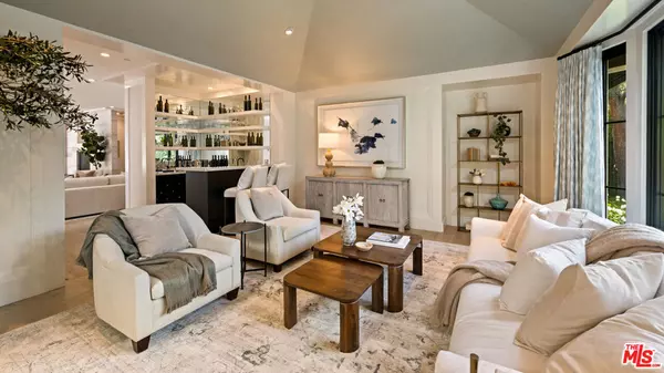 Pacific Palisades, CA 90272,720 S Amalfi DR