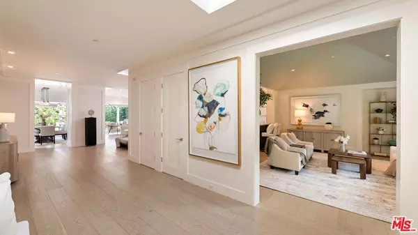 Pacific Palisades, CA 90272,720 S Amalfi DR