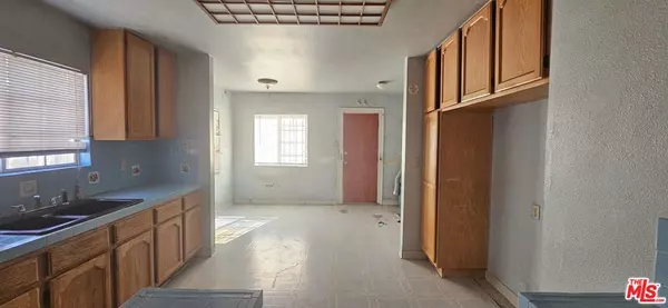 Los Angeles, CA 90047,1452 W 61st ST