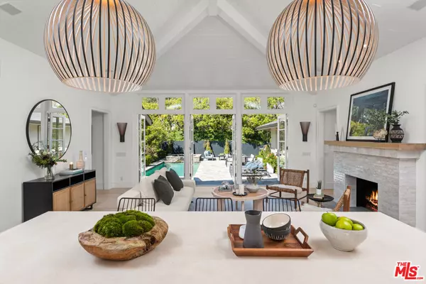 Los Angeles, CA 90069,1330 N WETHERLY DR