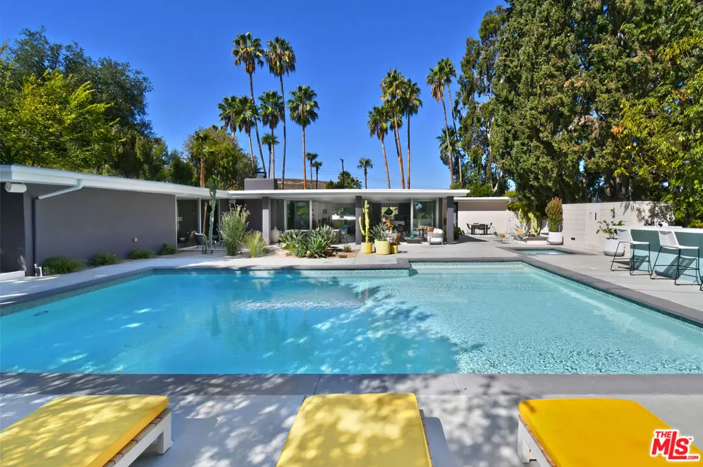 Woodland Hills, CA 91364,20150 Delita DR