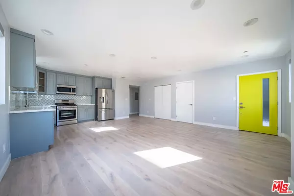 11318 Miranda ST #1/2, North Hollywood, CA 91601