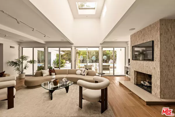 Los Angeles, CA 90027,2143 N Hobart BLVD