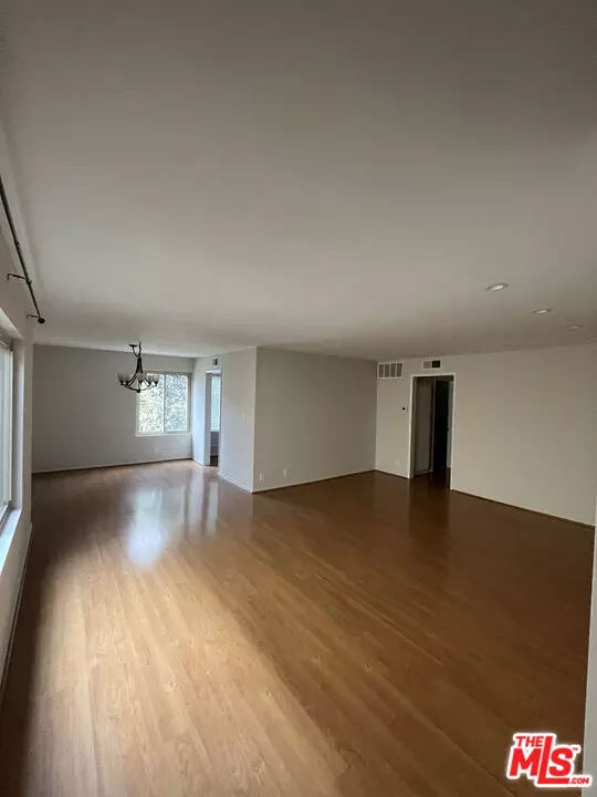 Beverly Hills, CA 90212,430 S Maple DR