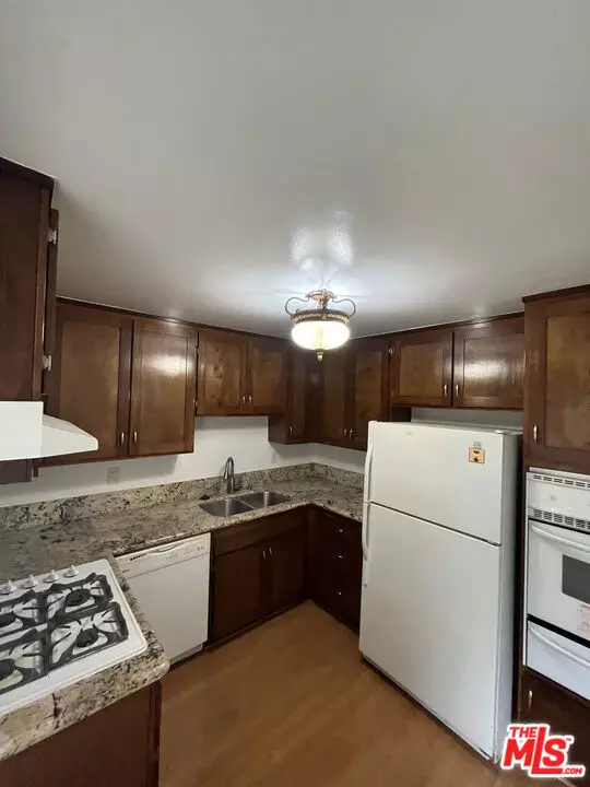 Beverly Hills, CA 90212,430 S Maple DR