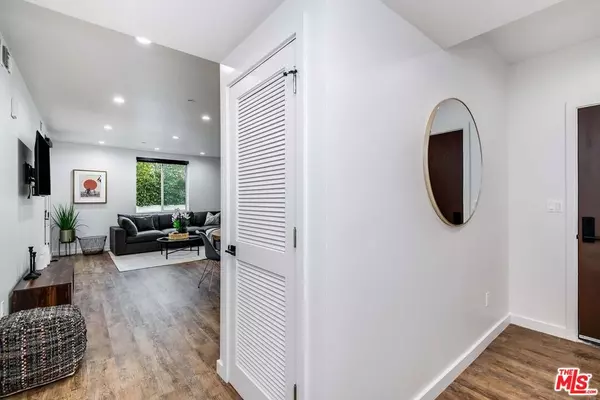 Los Angeles, CA 90048,124 S Croft AVE #103