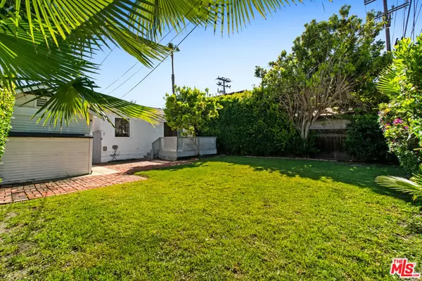 Beverly Hills, CA 90211,8643 CLIFTON WAY