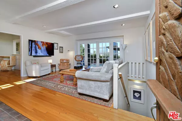 Sherman Oaks, CA 91403,15213 Del Gado DR