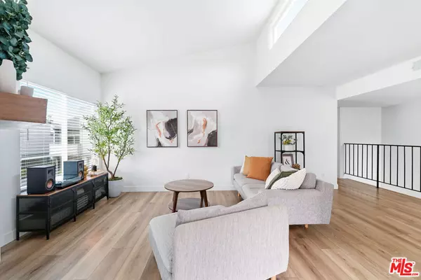 Diamond Bar, CA 91765,1120 Cleghorn DR #G