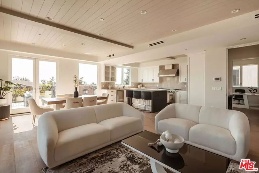 10725 Ashton AVE #301, Los Angeles, CA 90024