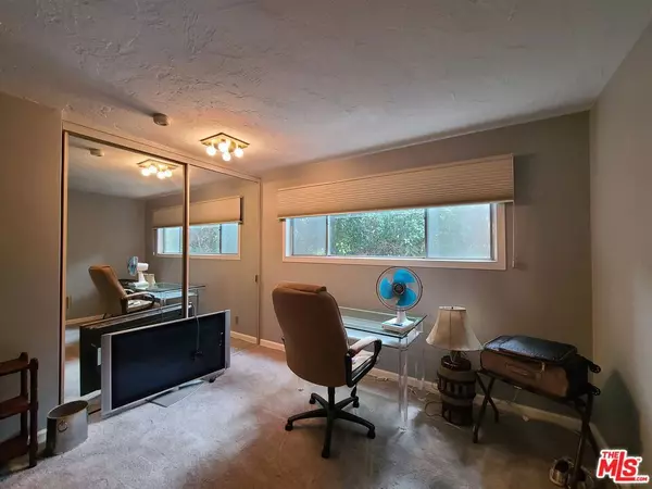 Los Angeles, CA 90024,933 Hilgard AVE #301