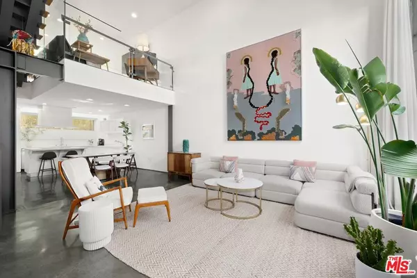 West Hollywood, CA 90046,950 N Orange Grove AVE #2