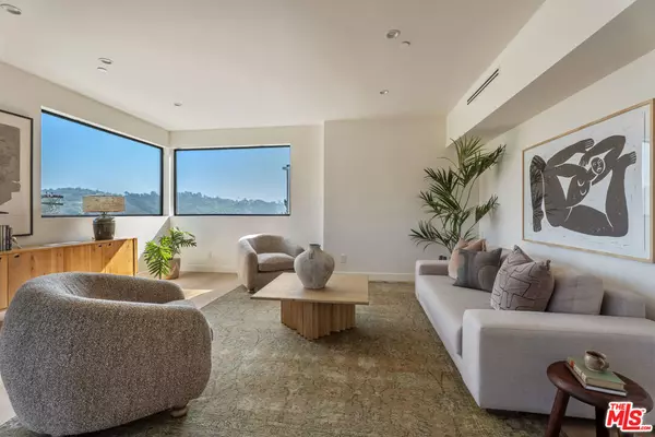 Los Angeles, CA 90065,4691 Glenalbyn DR