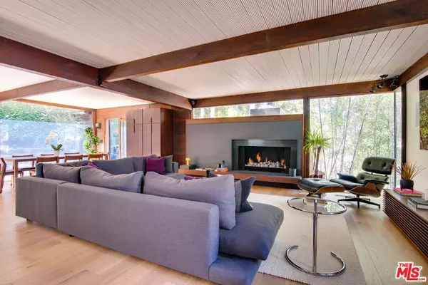 9624 Yoakum DR, Beverly Hills, CA 90210