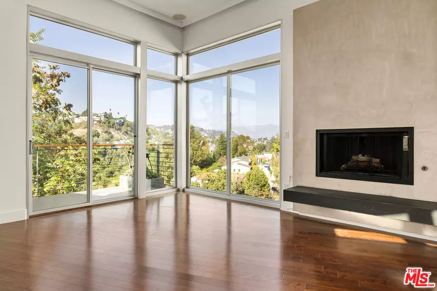 3255 Fernwood AVE, Los Angeles, CA 90039