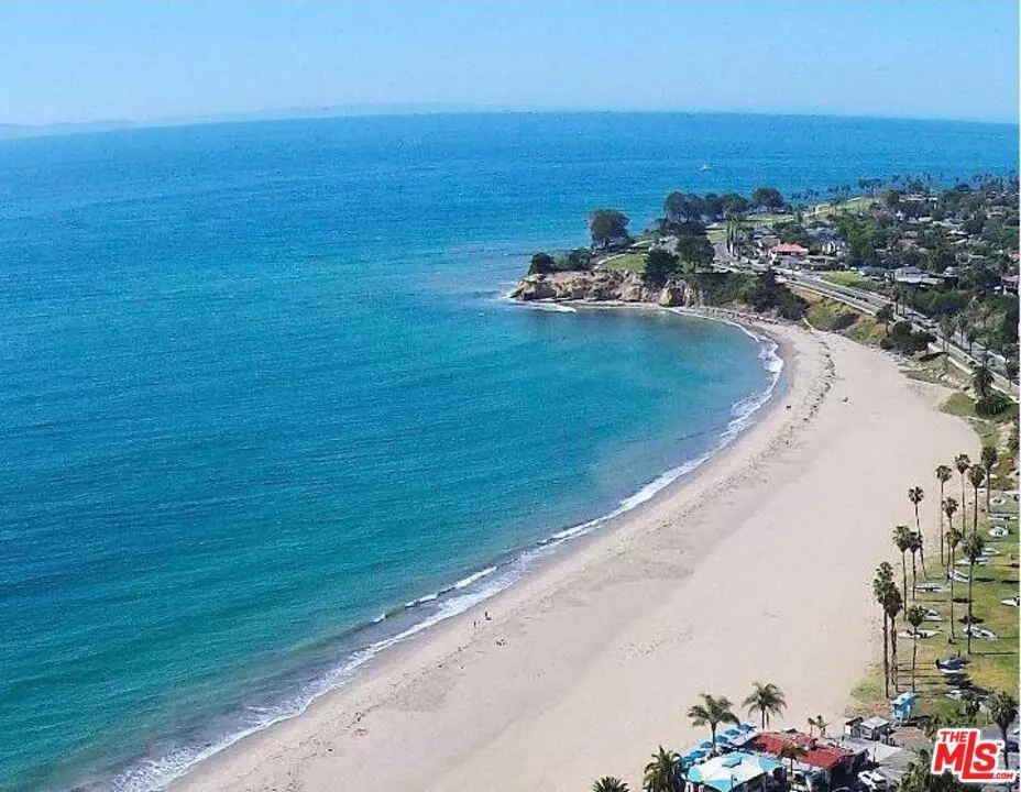 Santa Barbara, CA 93109,305 Mesa Beach LN