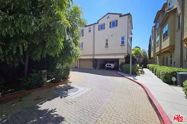 Van Nuys, CA 91405,7245 N Maple RD