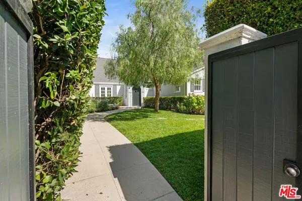 Los Angeles, CA 90004,234 N Ridgewood PL