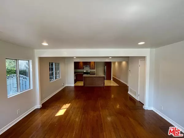 Los Angeles, CA 90019,5017 Edgewood PL