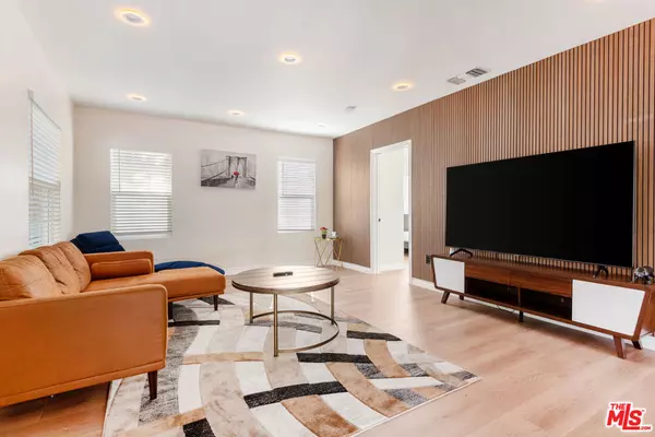 1419 N Orange DR, Los Angeles, CA 90028