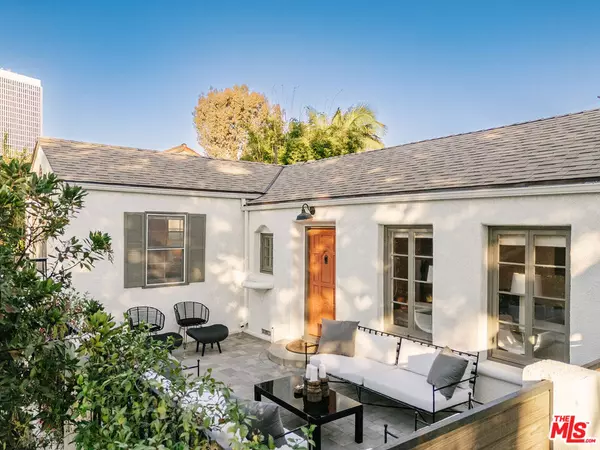 Los Angeles, CA 90036,910 Masselin AVE