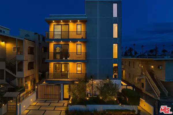 Los Angeles, CA 90038,5832 Virginia AVE #403