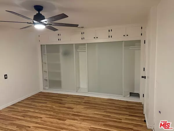 Inglewood, CA 90302,579 E Fairview BLVD #1