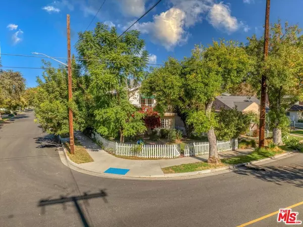 Burbank, CA 91506,1421 W Clark AVE