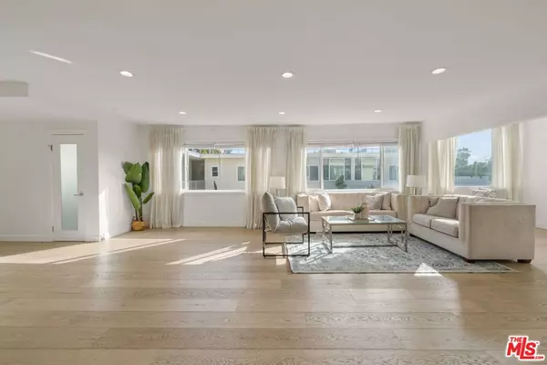 Los Angeles, CA 90046,1525 N Hayworth AVE #302