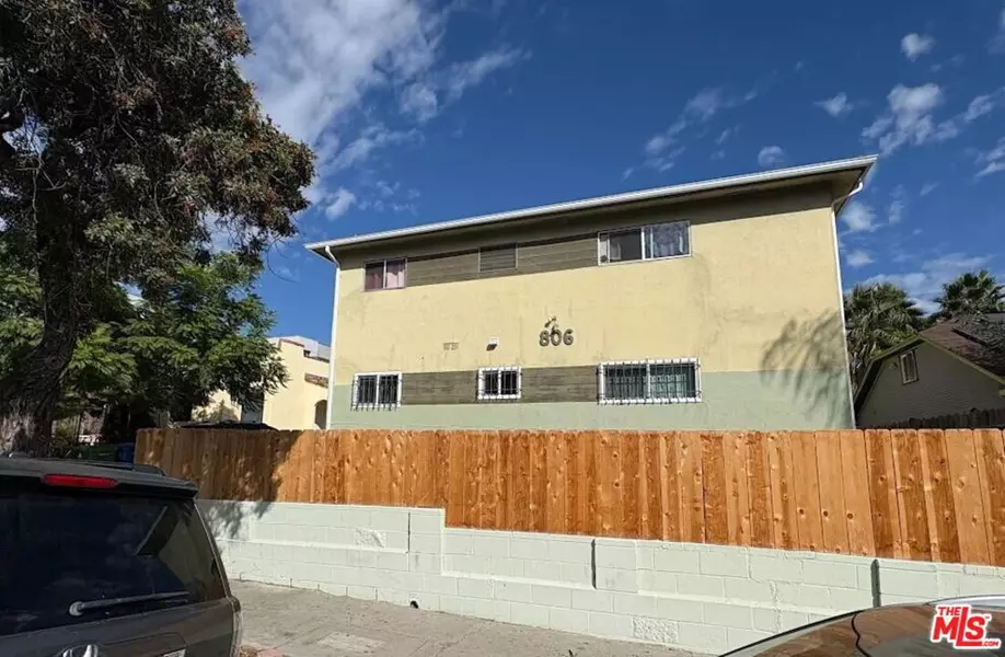 806 N Hobart #3, Los Angeles, CA 90029