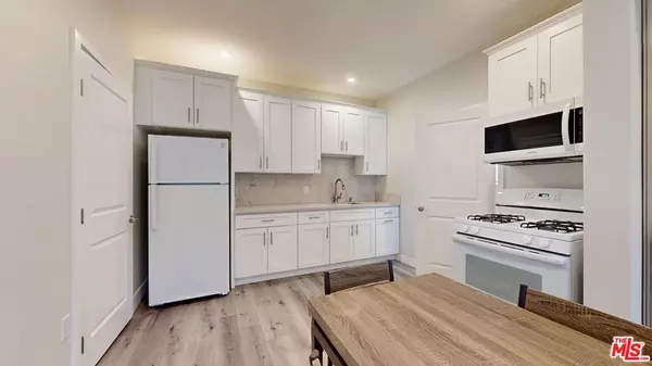 7051 1/2 White Oak AVE, Reseda, CA 91335