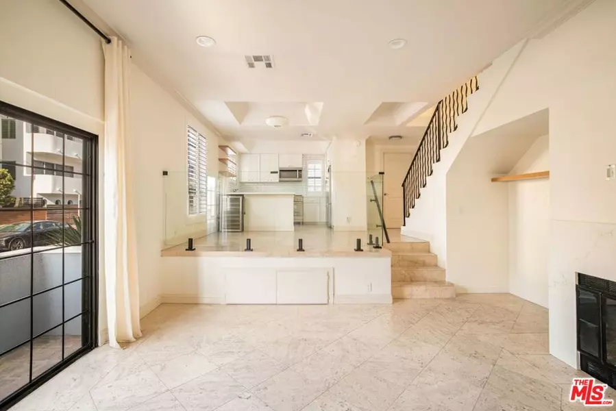 36 Navy ST #1, Venice, CA 90291