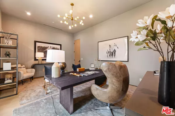 Los Angeles, CA 90049,11929 Brentwood Grove DR