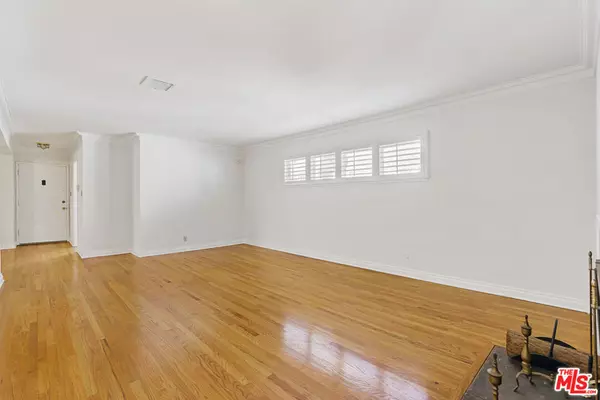 Los Angeles, CA 90019,1744 S Genesee AVE